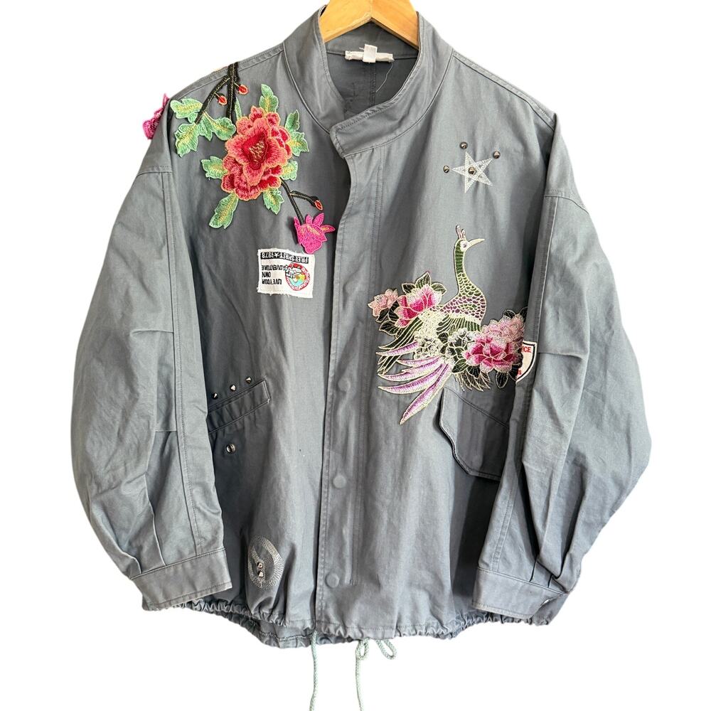 L’ATISTE EMBROIDERED UTILITY JACKET IN GRAY WITH FLORAL ACCENTS SIZE SMALL